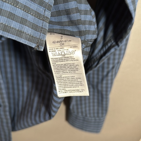 Banana Republic Men's Blue Checkered Shirt, Sz small, From TV Show Wardrobe - Picture 8 of 8